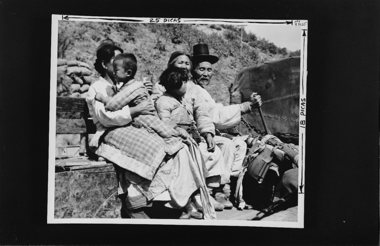Photo #: NH 97135  Korean War Evacuees