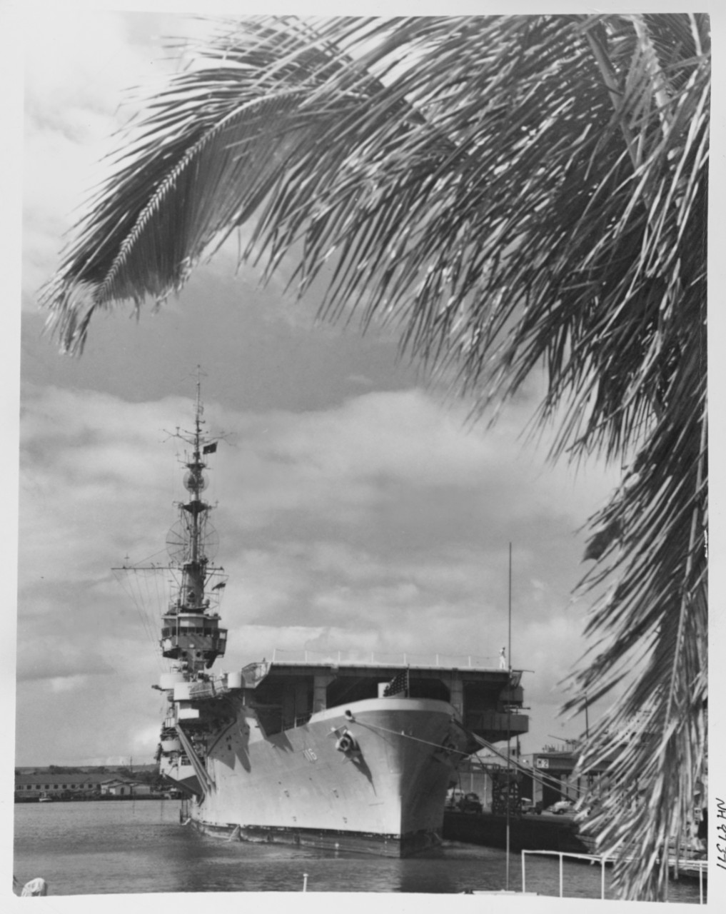 Photo #: NH 97371  USS Badoeng Strait (CVE-116)