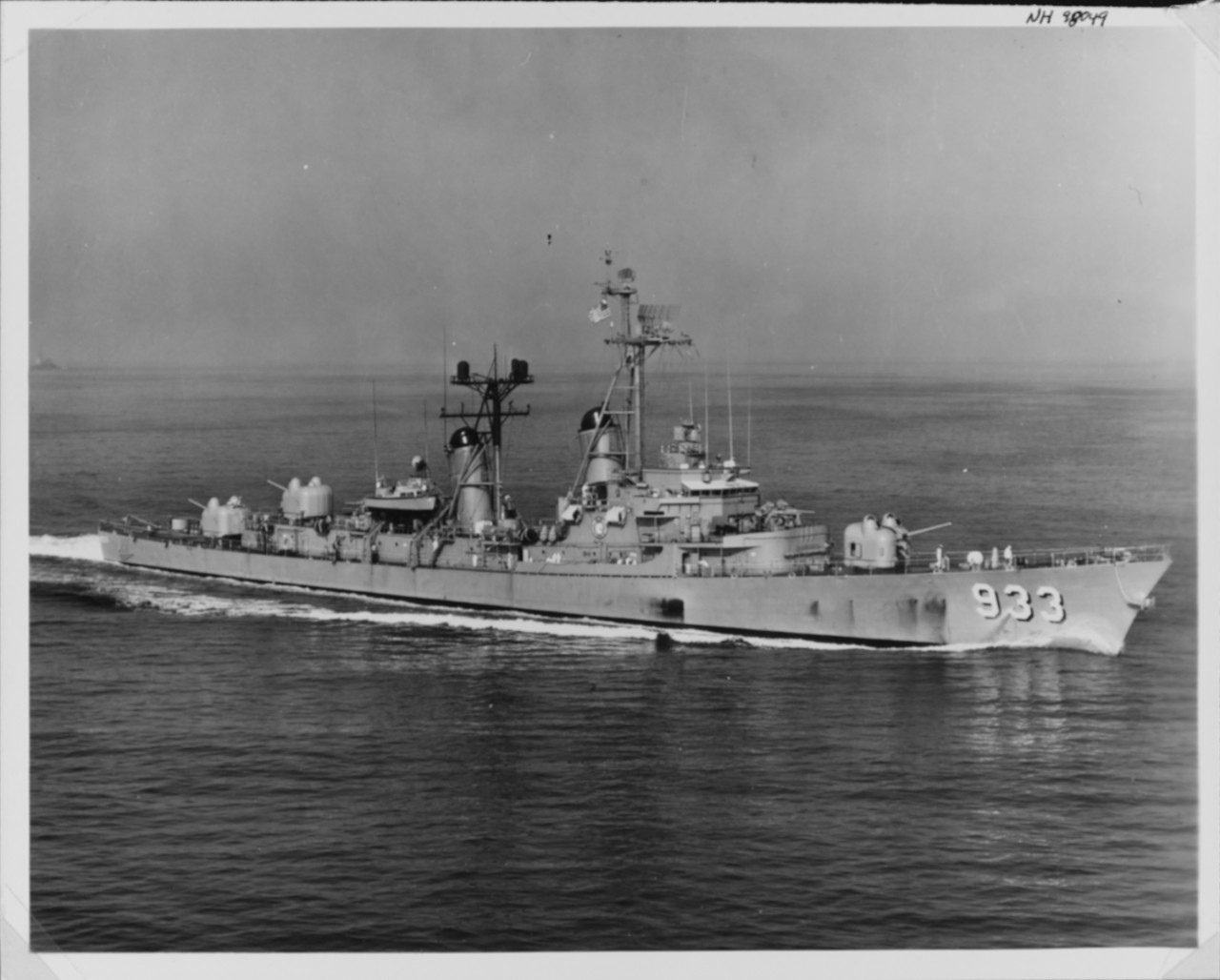 Photo #: NH 98049  USS Barry (DD-933)