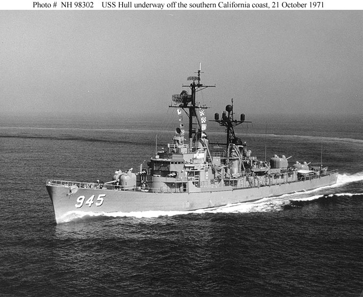 Photo #: NH 98302  USS Hull (DD-945)