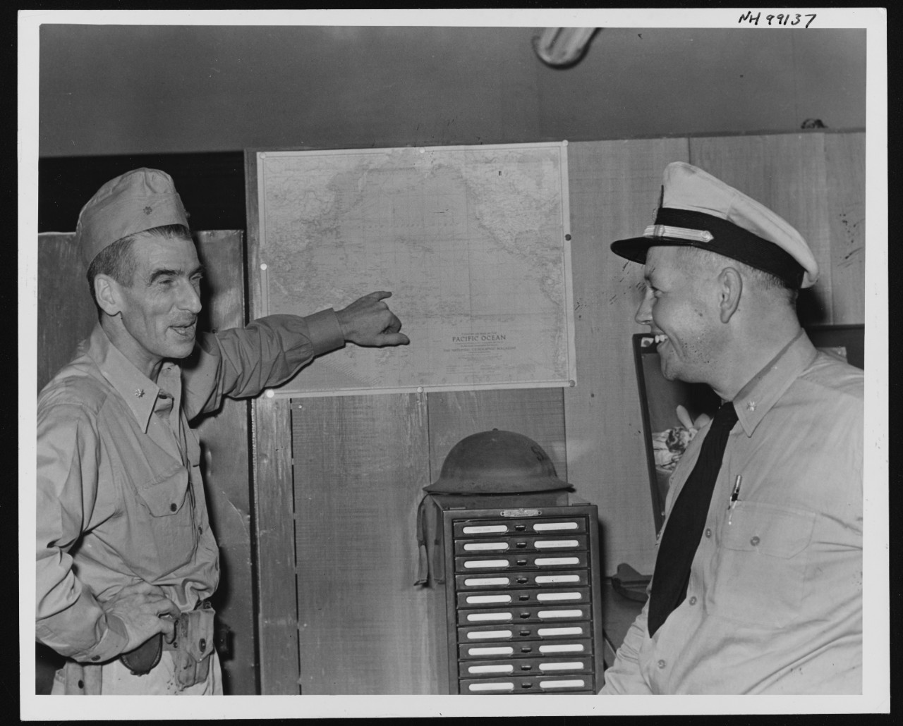 Photo #: NH 99137  Makin Island raid, August 1942