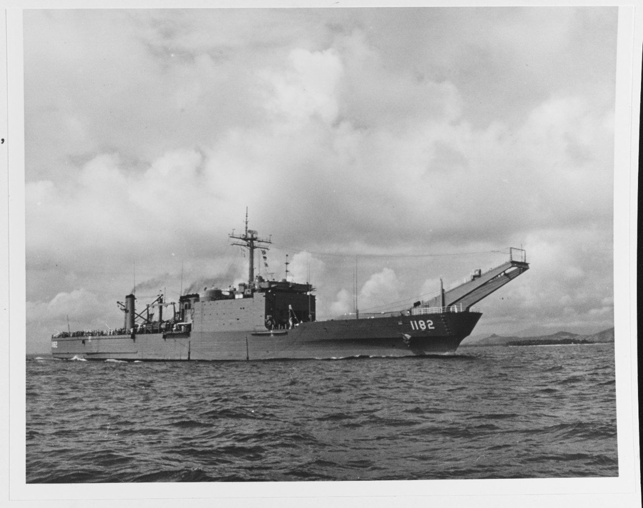 USS FRESNO (LST-1182)