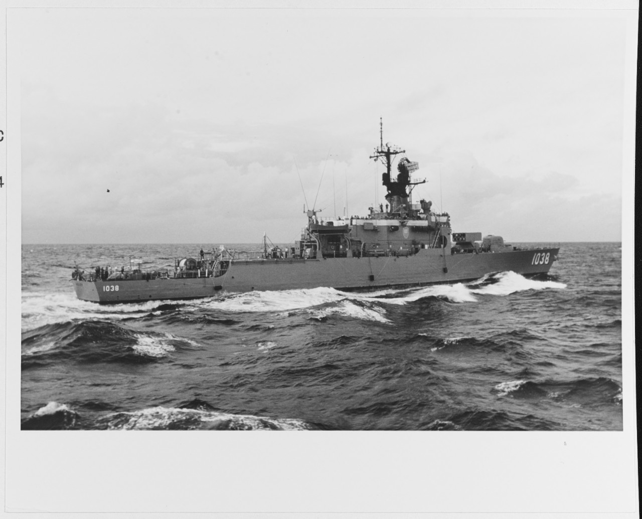USS McCLOY (DE-1038)