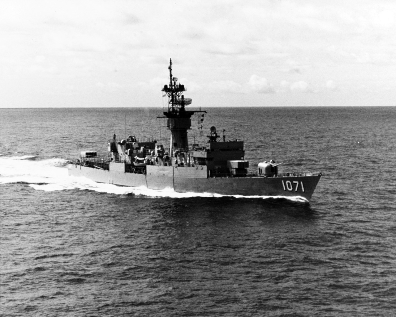 K109596 USS BADGER (FF1071)