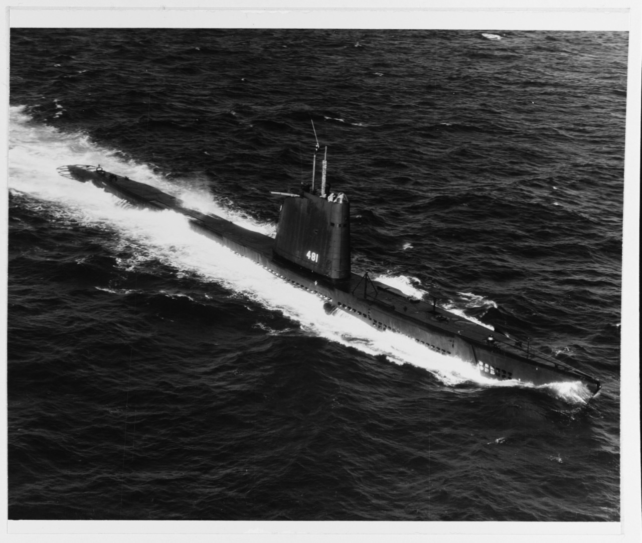 USS REQUIN (SS-481)
