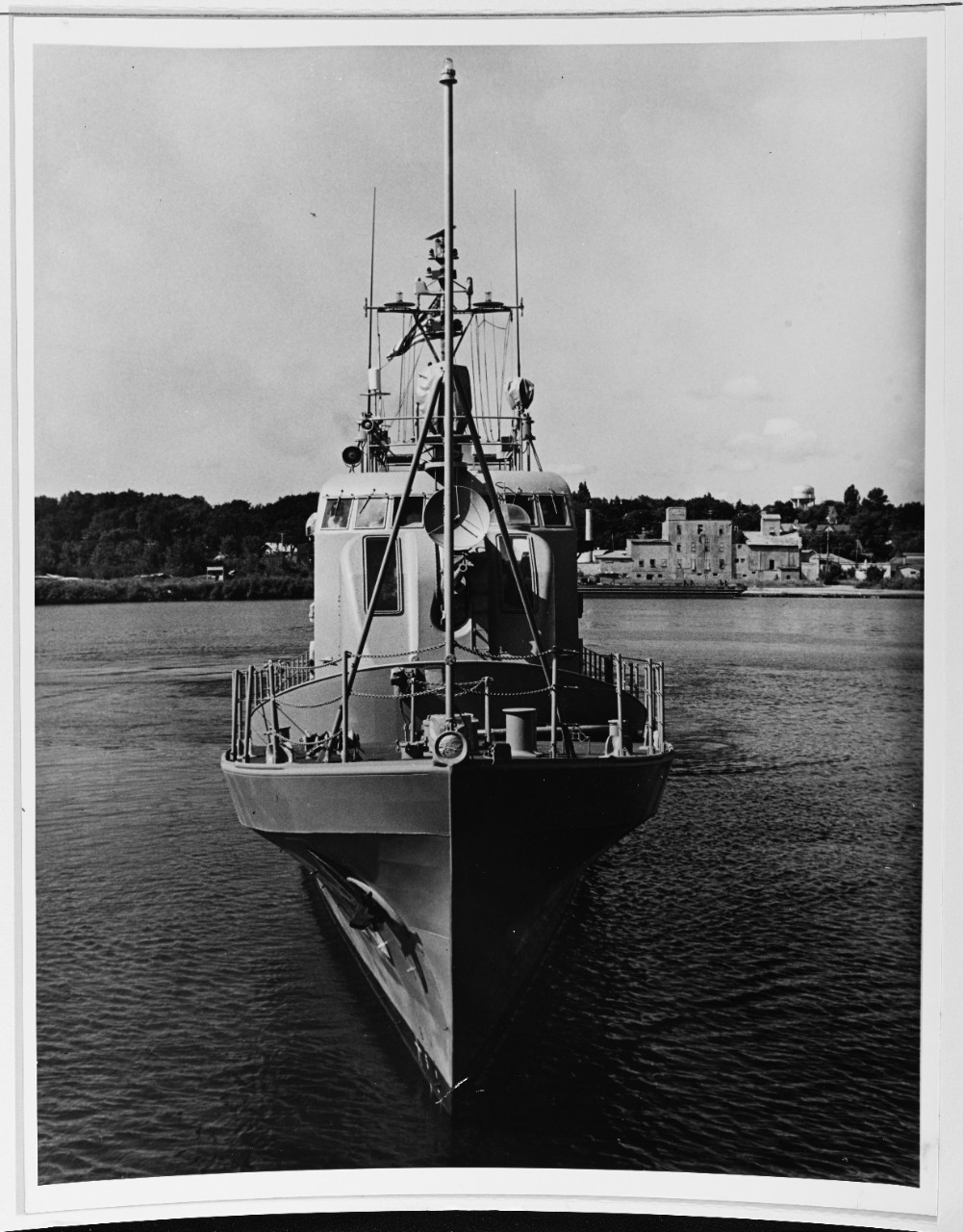 USS PG-95 DEFIANCE