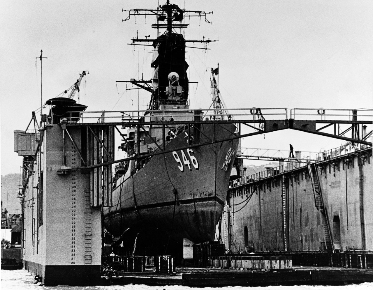 USS EDSON (DD-946)