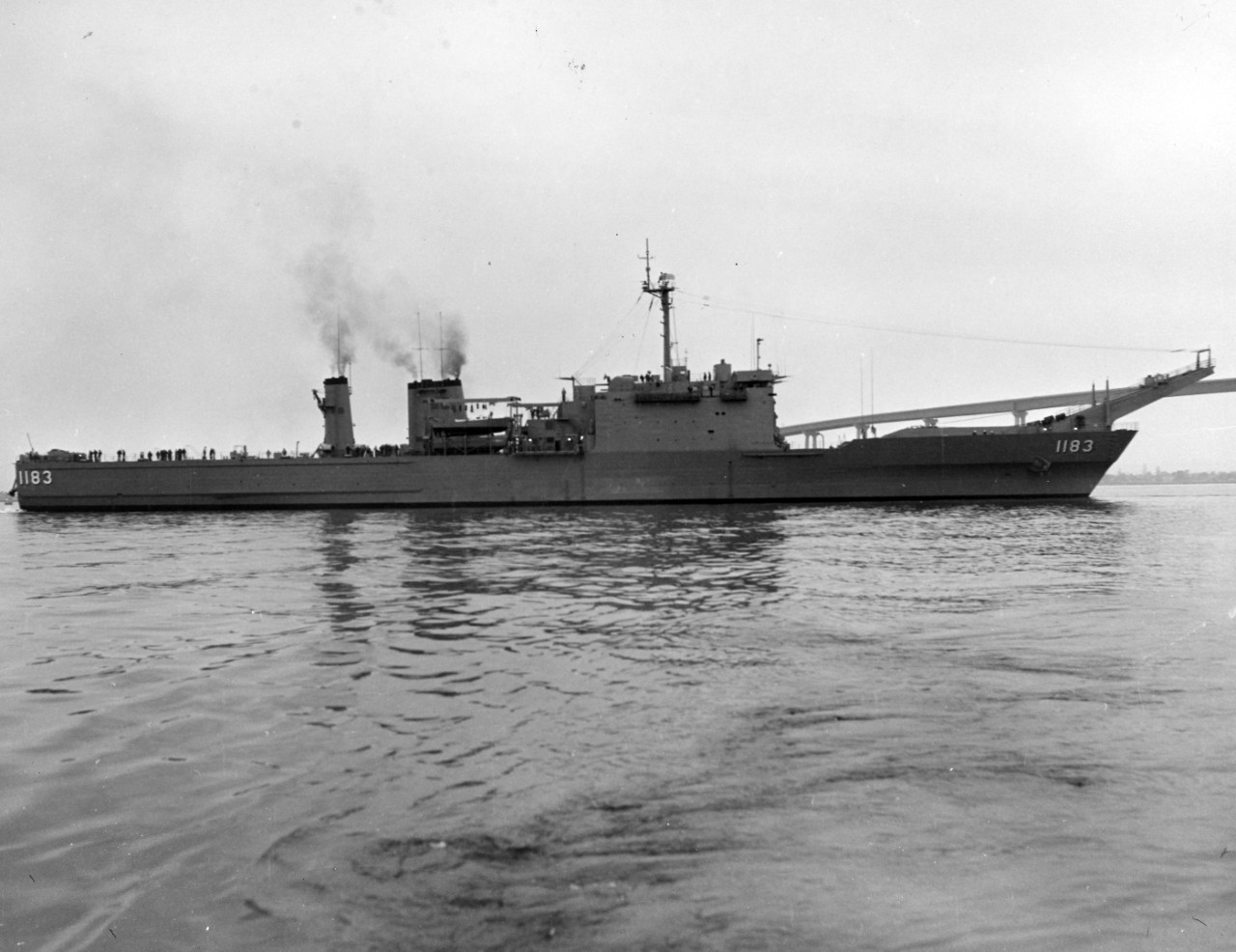 USS PEORIA (LST-1183)