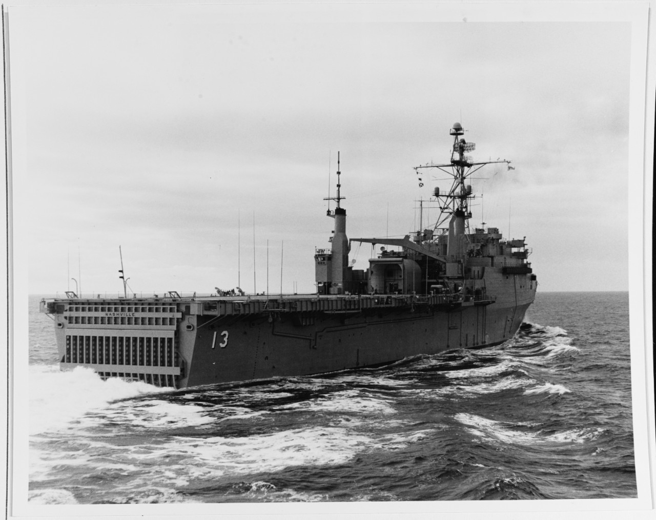 USS NASHVILLE (LPD-13)