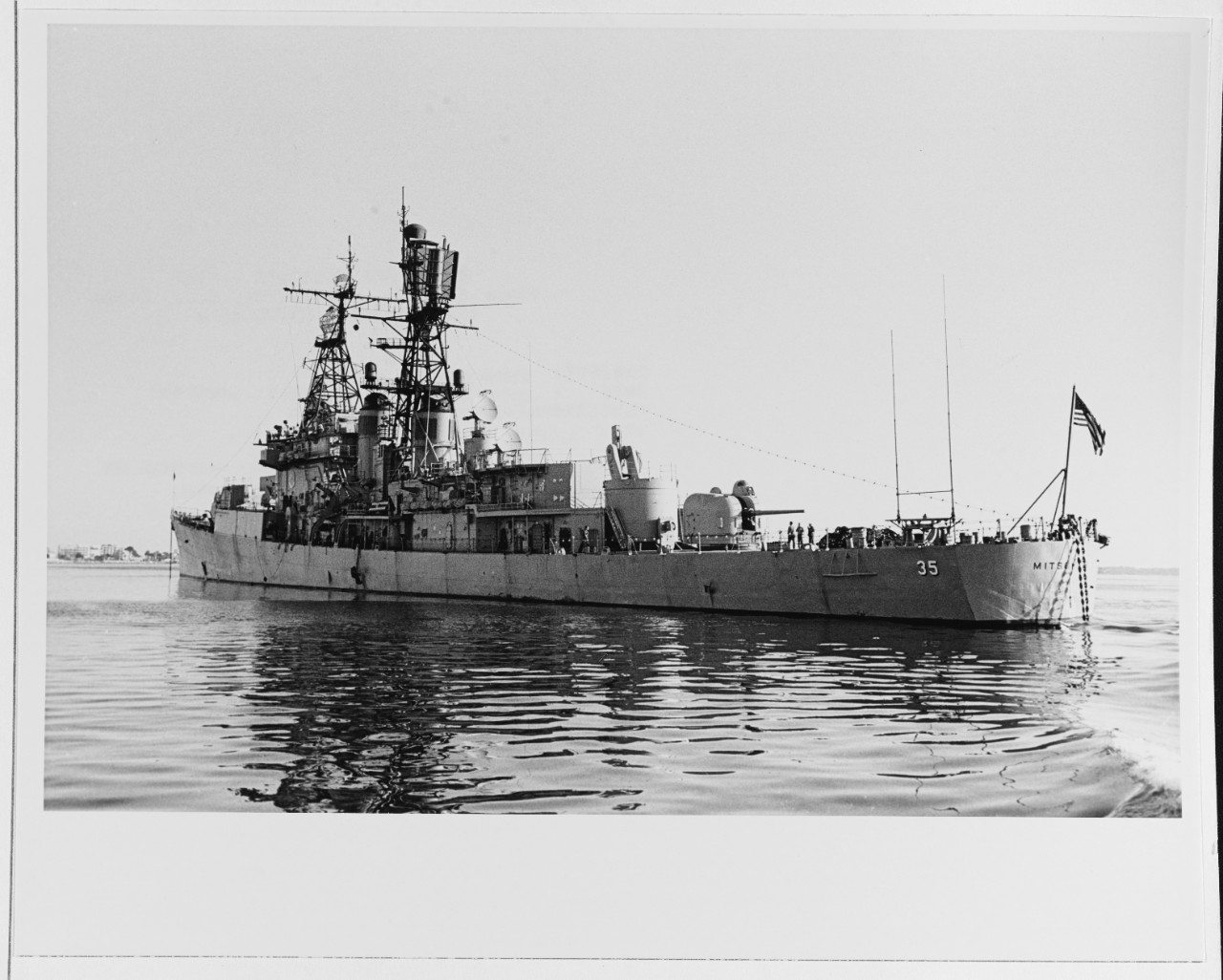 USS MITSCHER (DDG-35)