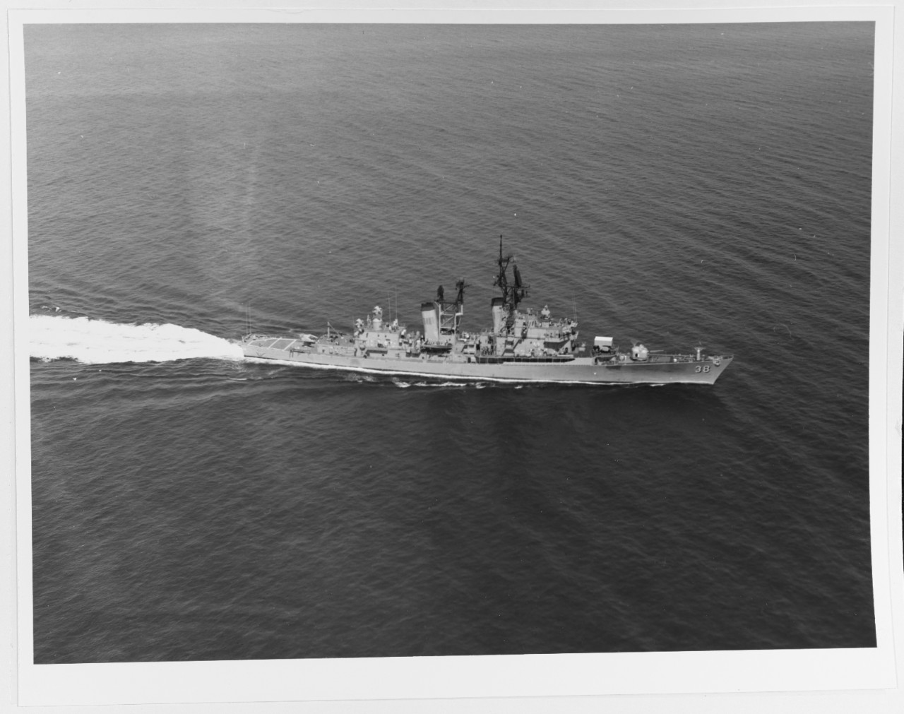 USS LUCE (DDG-38)