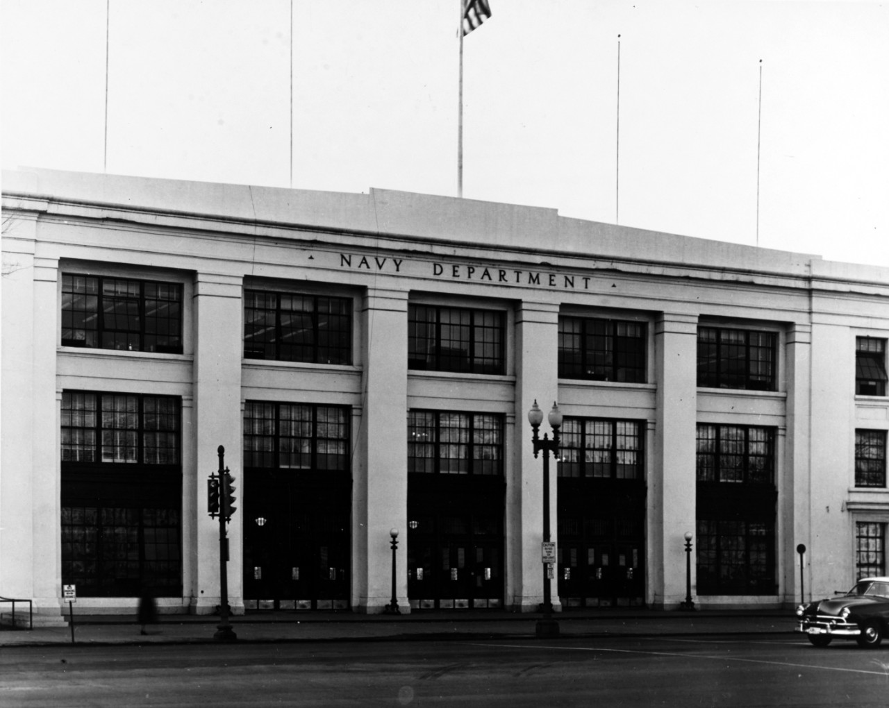 Photo #: 80-G-482803  Navy Department Building (&quot;Main Navy&quot;), Washington, D.C.