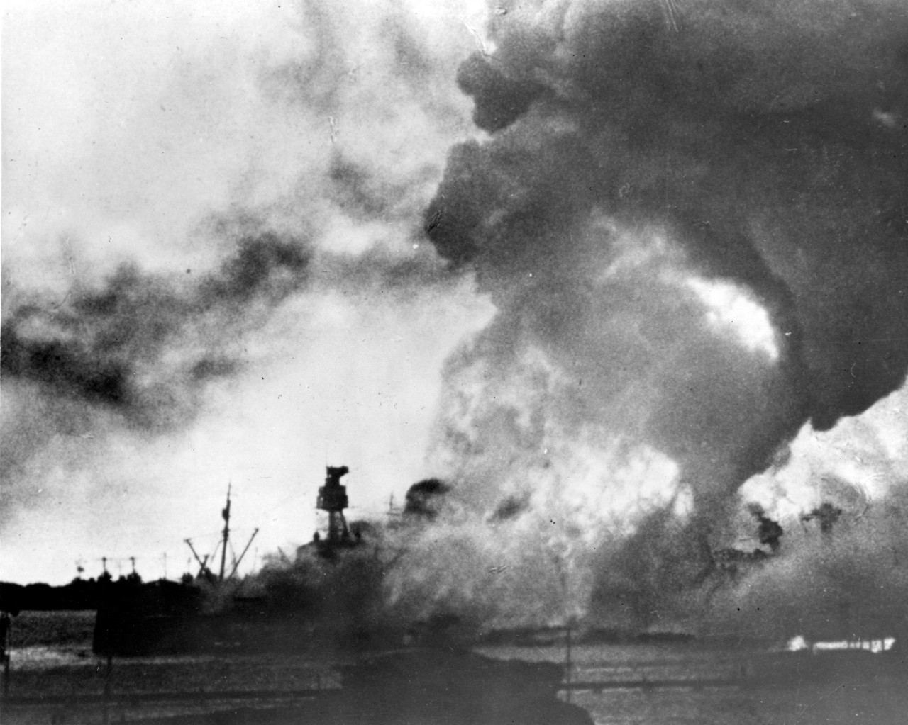 Photo #: 80-G-32920  Pearl Harbor Attack, 7 December 1941