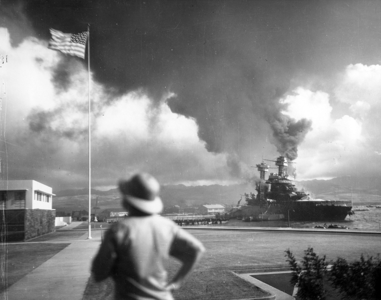 Photo #: 80-G-32463  Pearl Harbor Raid, 7 December 1941