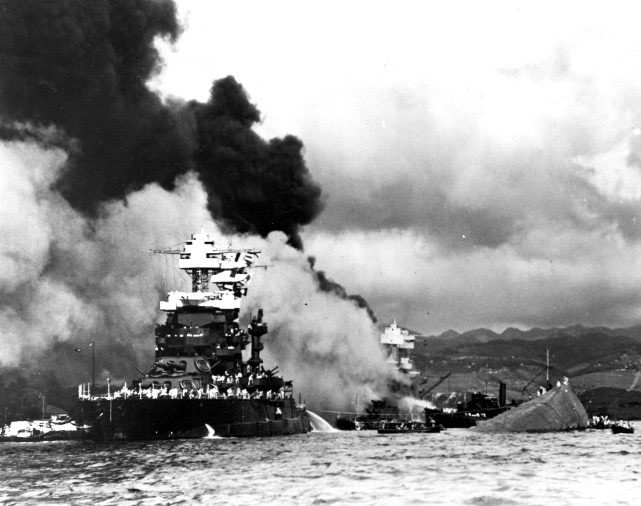 Photo #: 80-G-19949  Pearl Harbor Attack, 7 December 1941
