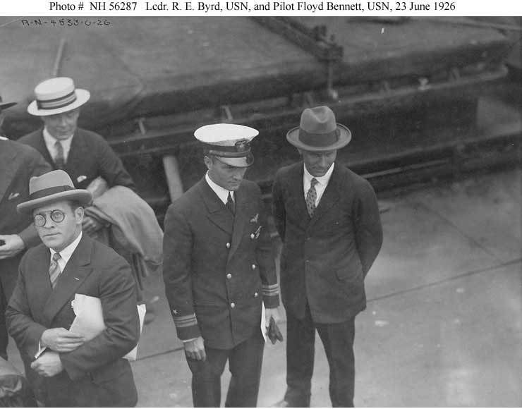 Photo #: NH 56287  Lieutenant Commander Richard E. Byrd, USN, (center) and Chief Aviation Pilot Floyd Bennett