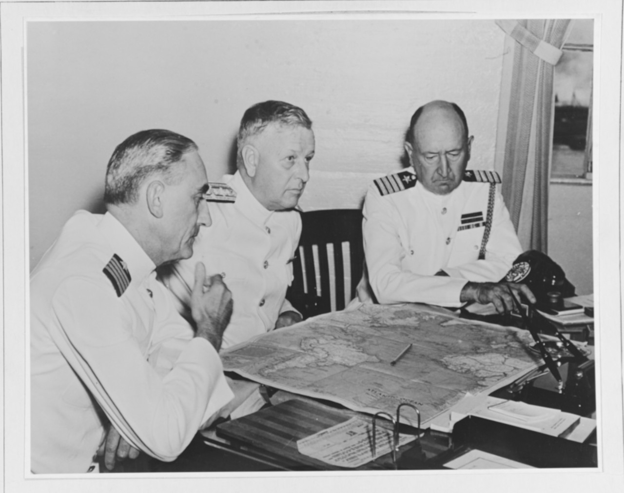 Photo #: NH 57100 Admiral Husband E. Kimmel, USN, Commander in Chief, U.S. Fleet and Pacific Fleet, (center)