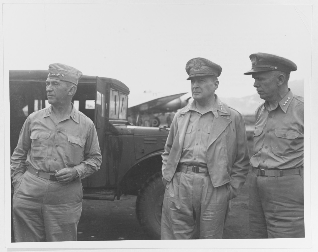 Photo #: SC 183951  Lieutenant General Walter Krueger Commanding General, U.S. Sixth Army (left) General Douglas MacArthur, Supreme Commander, Allied Forces, Southwest Pacific Area, and General George C. Marshall, Chief of Staff, U.S. Army (right)