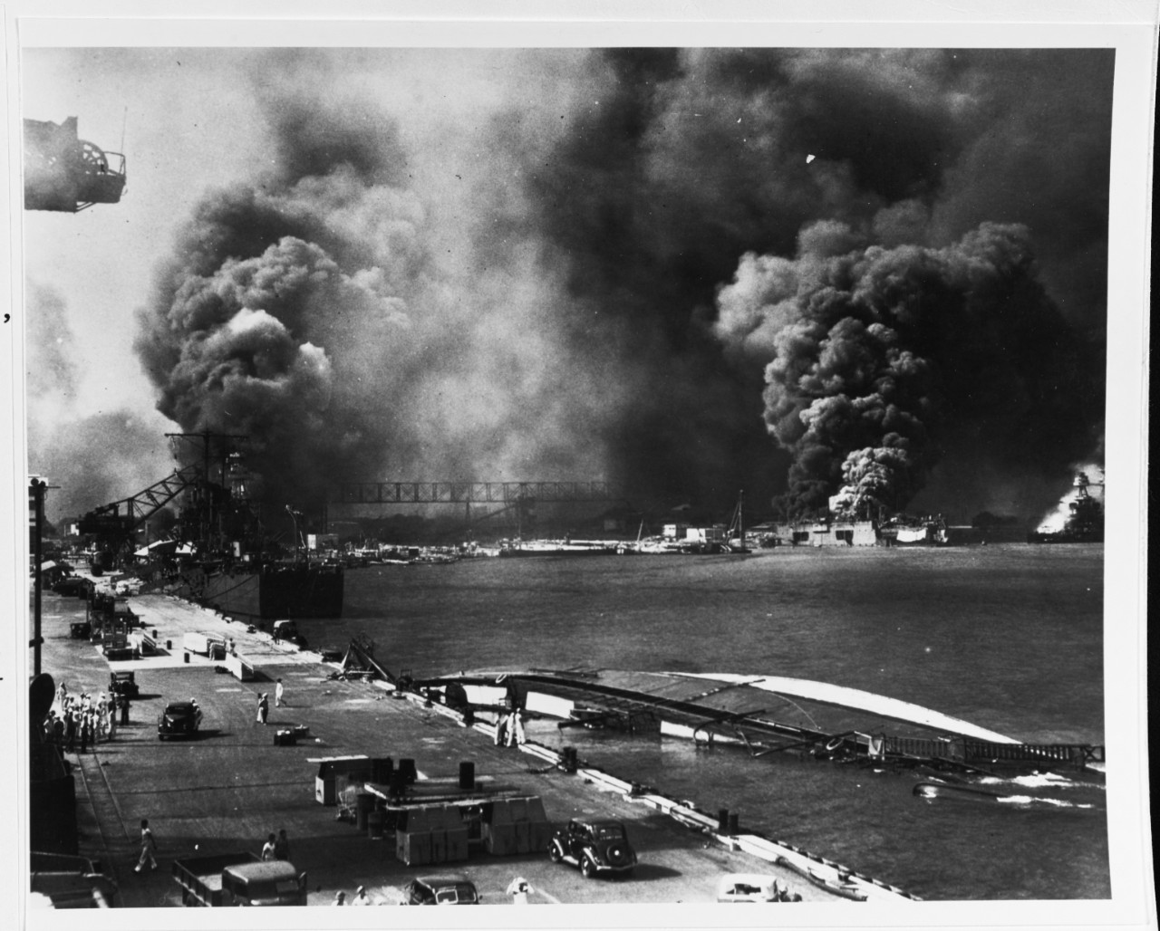 Photo #: 80-G-474789  Pearl Harbor Attack, 7 December 1941