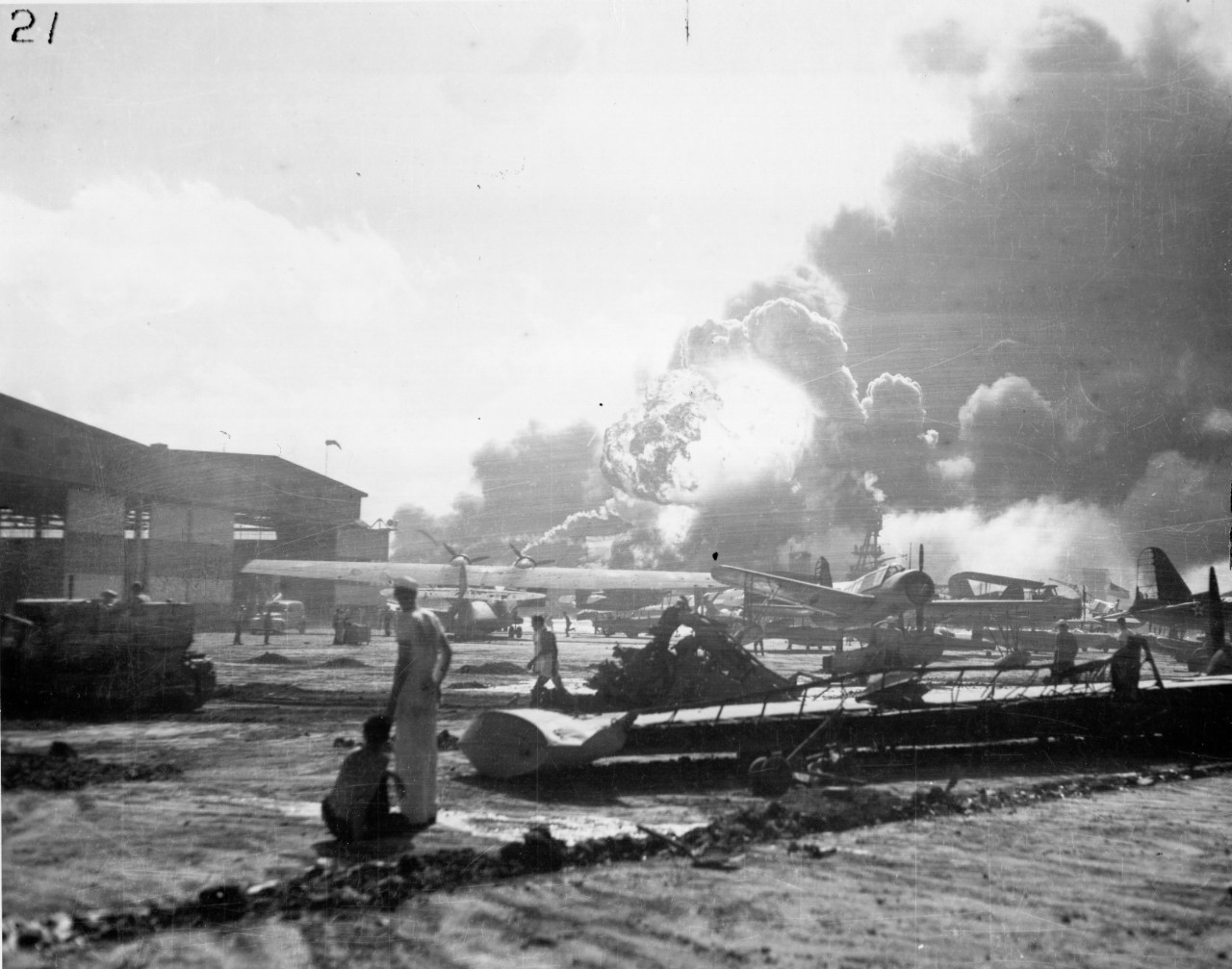 Photo #: 80-G-19948  Pearl Harbor Attack, 7 December 1941