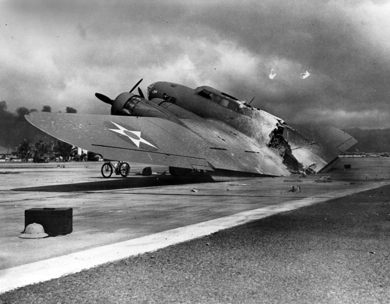 Photo #: 80-G-32915  Pearl Harbor Attack, 7 December 1941