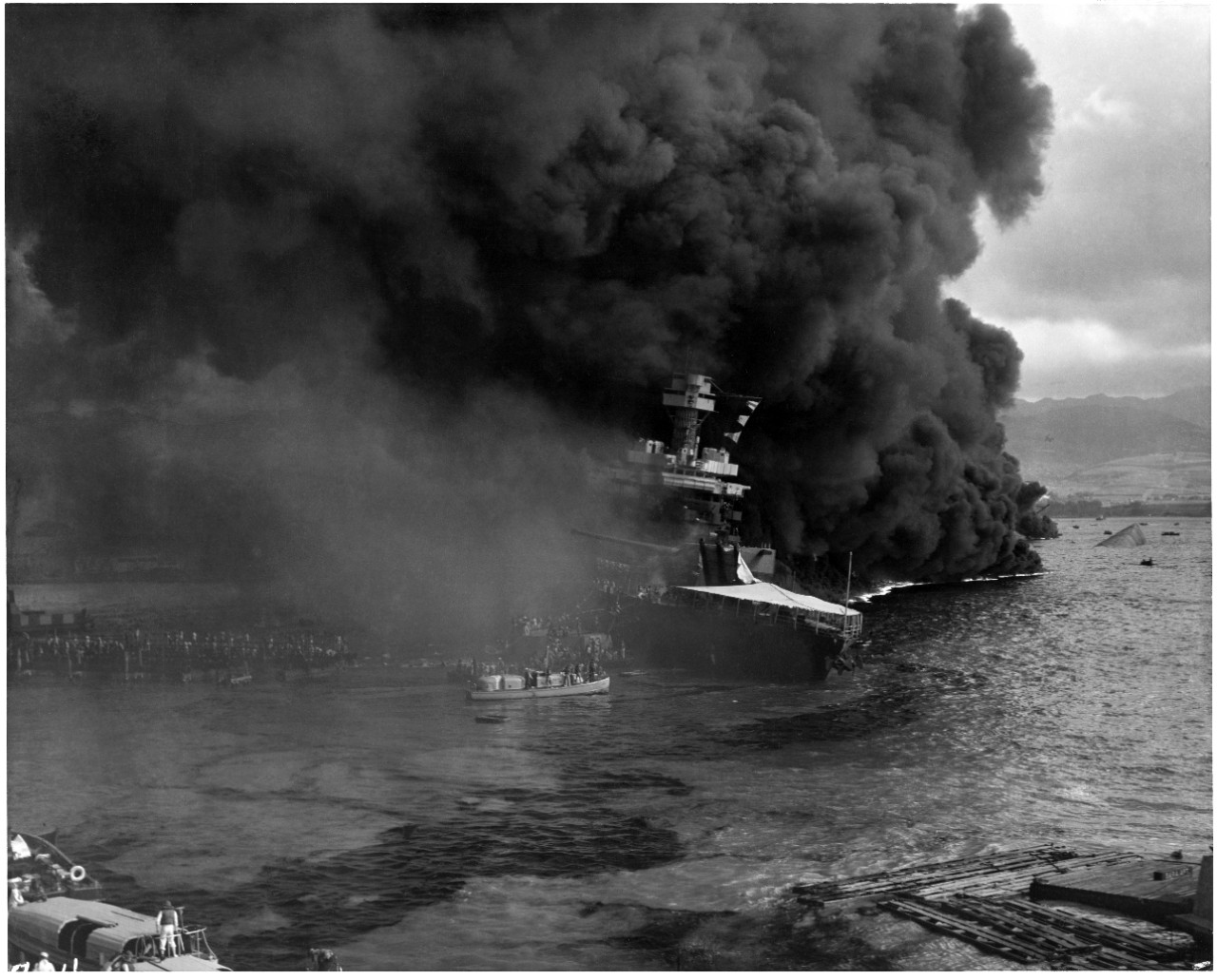 Photo #: NH 97399  Pearl Harbor Attack, 7 December 1941 For a MEDIUM RESOLUTION IMAGE, click the thumbnail.