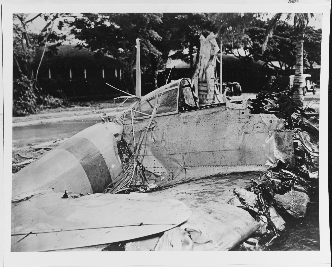 Photo #: 80-G-13040  Pearl Harbor Attack, 7 December 1941