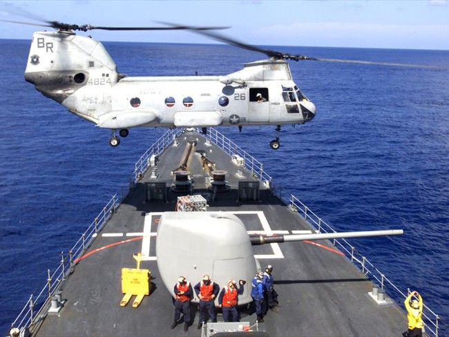 Image of UH-46 SEA KNIGHT