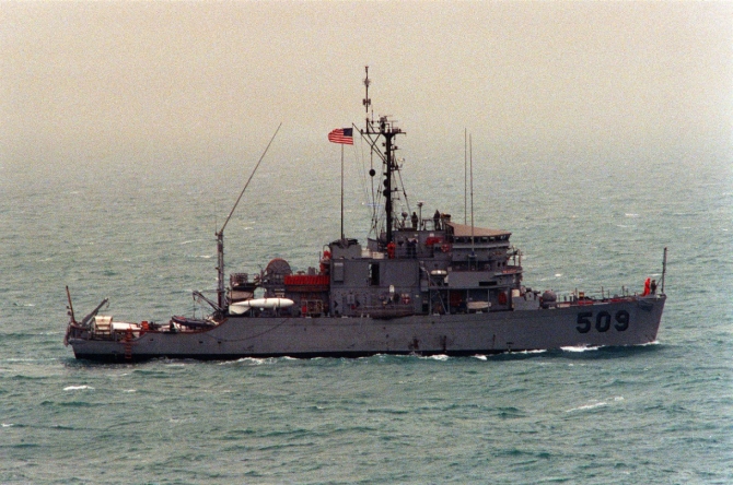 A similar shot of the ship during Gulf I shows the wear after her long days at sea, 1 February 1991. (JO2 Joe Gawlowicz, Department of Defense Photograph 330-CFD-DN-SC-91-08119, Record Group 330 Records of the Office of the Secretary of Defense, 1921–2008, National Archives and Records Administration).
