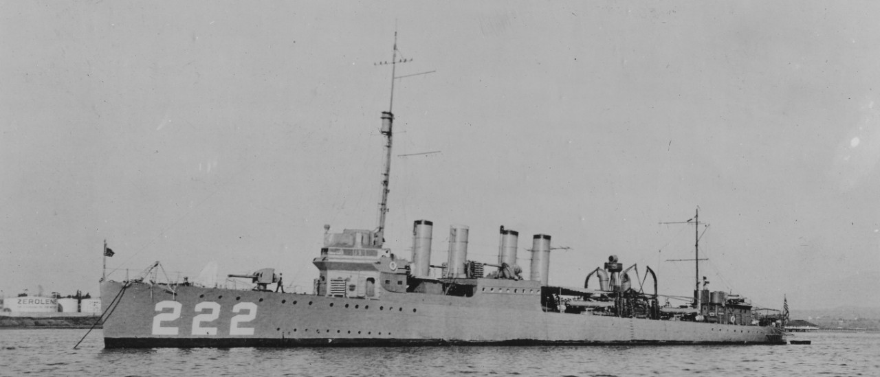 Bulmer circa 1921, her identification number in white on her bow and at her stern. (U.S. Navy Bureau of Ships Photograph 19-N-6467, National Archives and Records Administration, Still Pictures Branch, College Park, Md.)