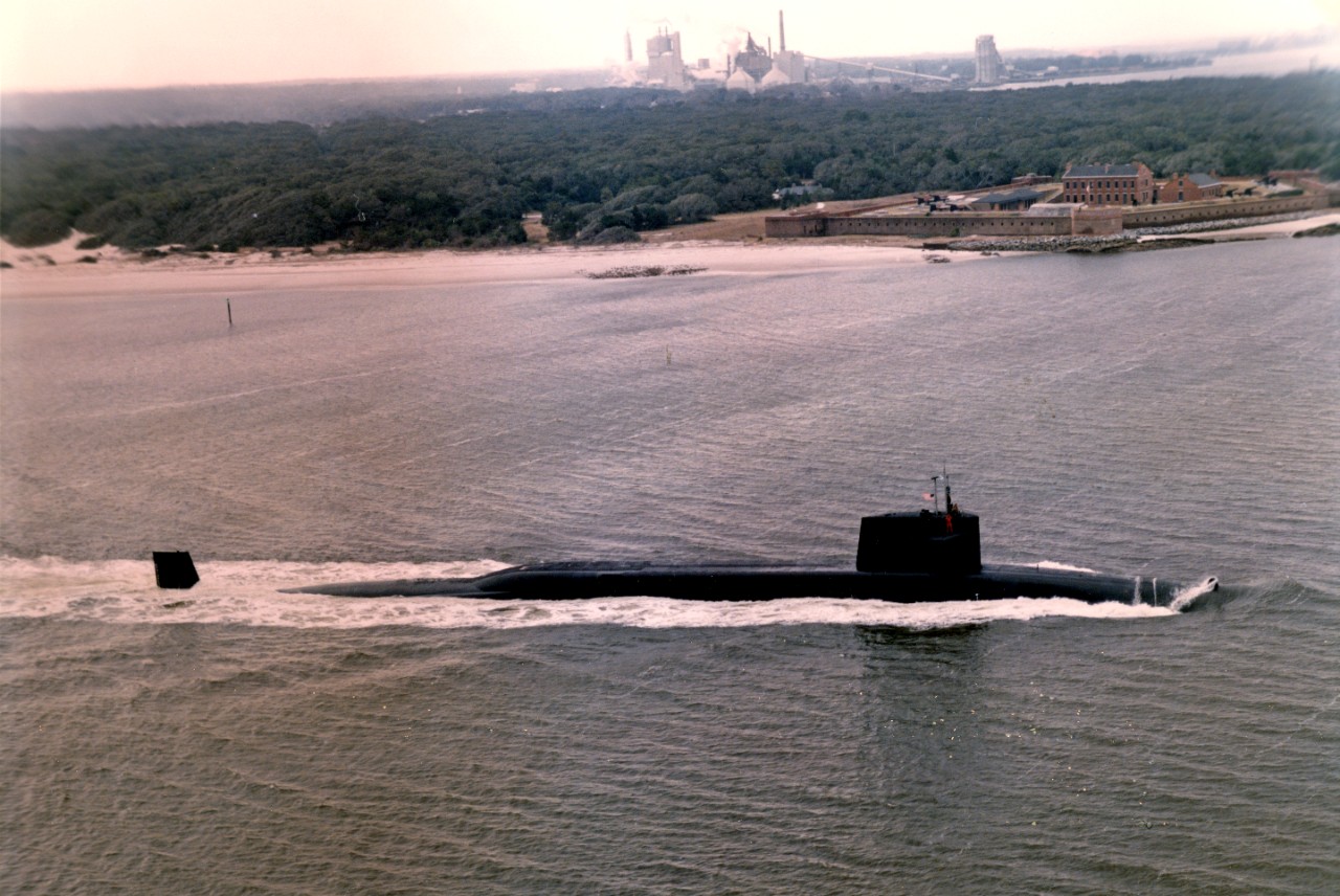 USS Casimir Pulaski (SSBN-633) passing Fort Clinch, Amelia Island, Fla., inbound to King’s Bay, Georgia (Naval History and Heritage Command photograph, Catalogue#: L45-46.05.01).