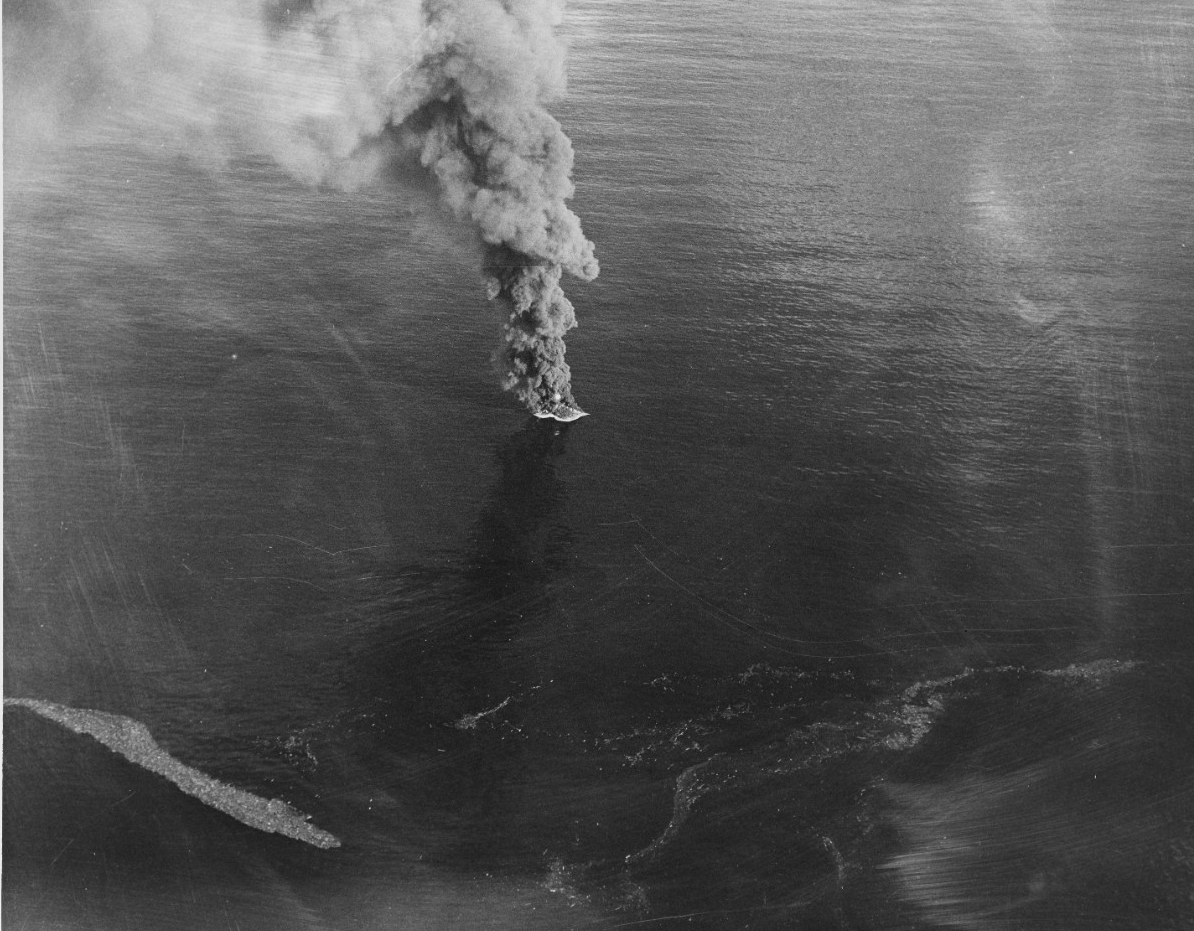 USS DENVER (CL-58) sinking enemy warship, 25 October 1944