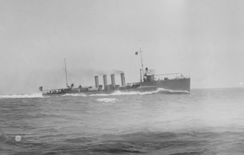 Fanning, bone in teeth, during run no. 18 of her preliminary trials, 28 May 1912 (U.S. Navy Bureau of Ships Photograph C&R 24-29-19, National Archives and Records Administration, Still Pictures Division, College Park, Md.)