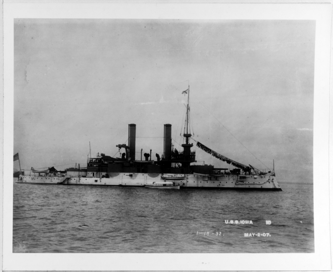 Iowa anchored in Hampton Roads during the Jamestown Exposition, 2 May 1907, laundry again festooning her dressing lines, forward. (Naval History & Heritage Command Photograph NH 63544, courtesy of Howard I. Chapelle)