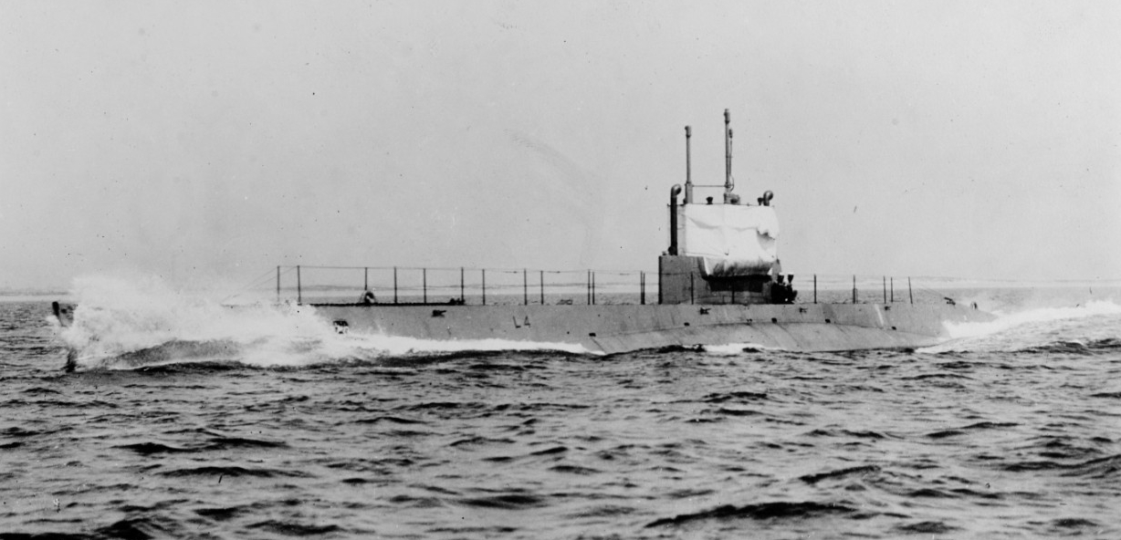 L-4 running trials, 1915. (Naval History and Heritage Command Photograph NH 51136)