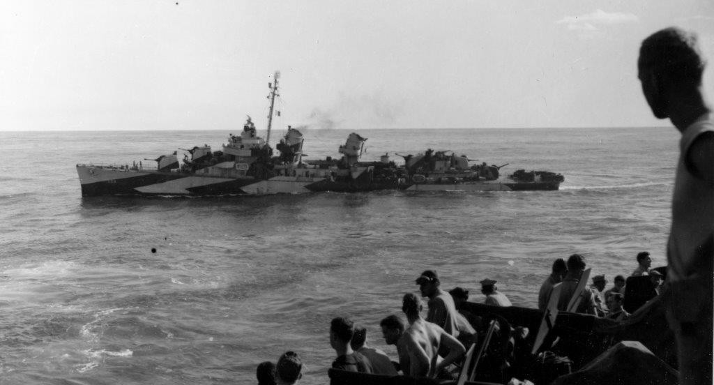 Longshaw comes alongside Saratoga (CV-3) on 4 February 1945, in an image captured by PhoM3c L. L. Hodge. (U.S. Navy Photograph 80-G-315217, National Archives and Records Administration, Still Pictures Division, College Park, Md.)