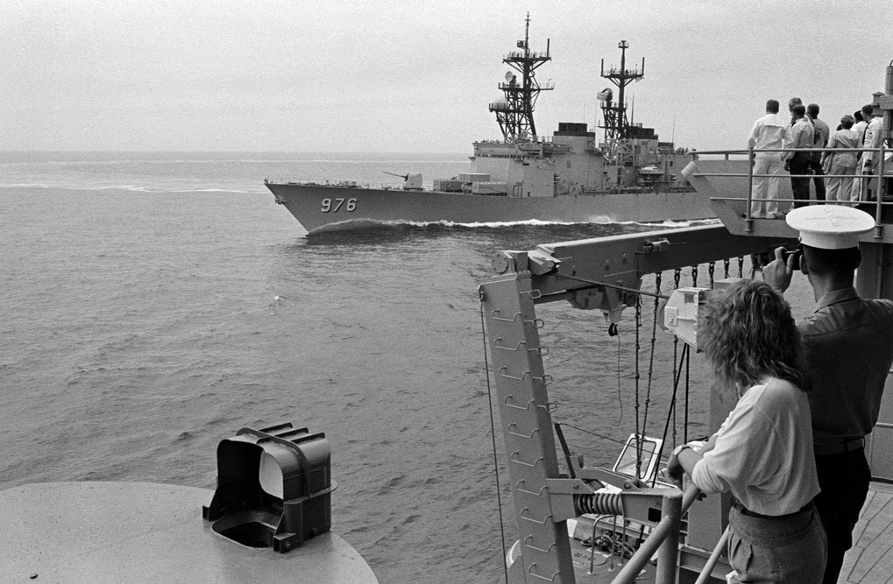 Merrill steams alongside Missouri during a dependents’ day cruise, 24 August 1988. (U.S. Navy Photograph by PH1 Terry Cosgrove, 330-CFD-DN-SN-89-04602, National Archives and Records Administration, Still Pictures Division, College Park, Md.)