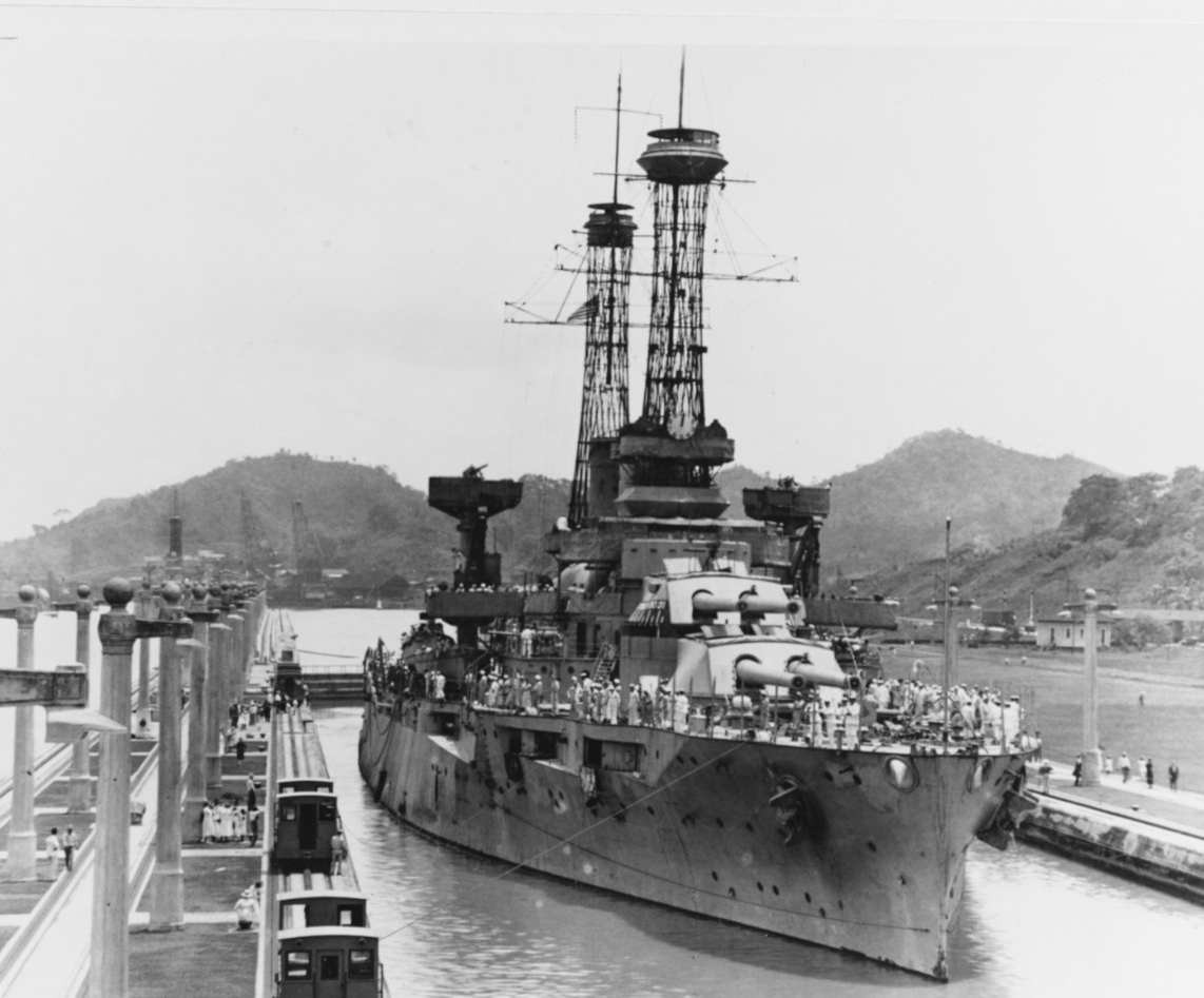 New York in the east chamber, Pedro Miguel Lock, during the passage of the Pacific Fleet through the Panama Canal, 26 July 1919. (Naval History and Heritage Command Photograph NH 75721)