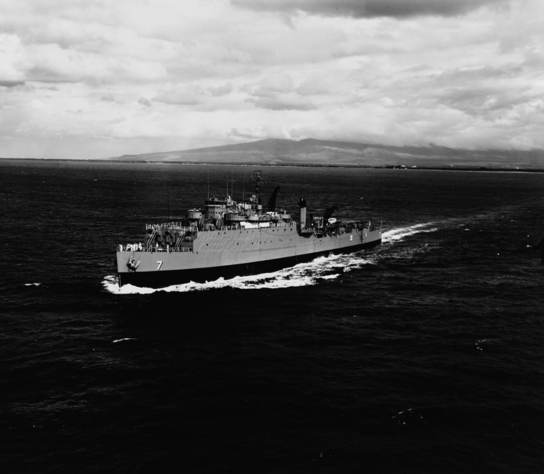 USS OAK HILL (LSD-7)
