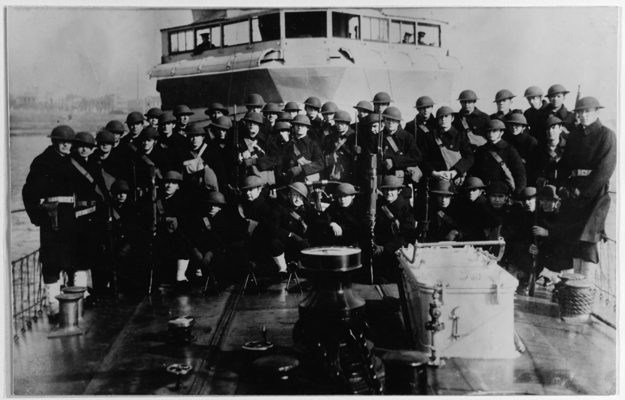 Landing party on Pope’s forecastle, Hankow, China, 1927. (Naval History and Heritage Command Photograph NH 50900)