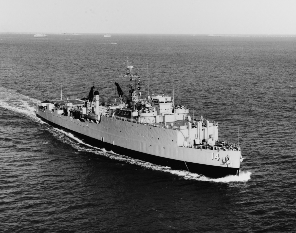USS RUSHMORE (LSD-14)