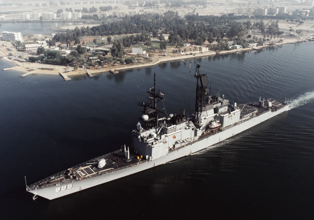 Scott transiting the Suez Canal to support Operation Desert Shield, 8 August 1990 (PH3 Frank A. Marquart. Naval History and Heritage Command Photograph NH 106911-KN)