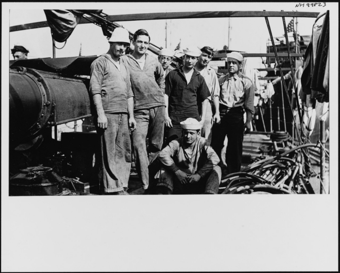 Crew members on board Walke pose by the ship's after twin 18-inch torpedo tubes, circa 1914. (U.S. Naval History and Heritage Command Photograph NH 99823, courtesy of Jim Kazalis, 1981)
