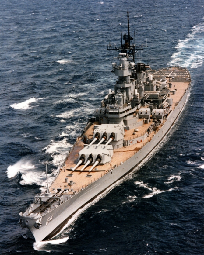 Wisconsin underway at sea, circa 1988-91. (Naval History and Heritage Command Photograph NH 97206-KN).