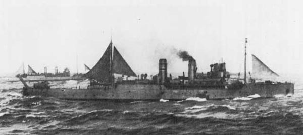 Photo of "Flower" class British minesweeping sloop, HMS Dahlia