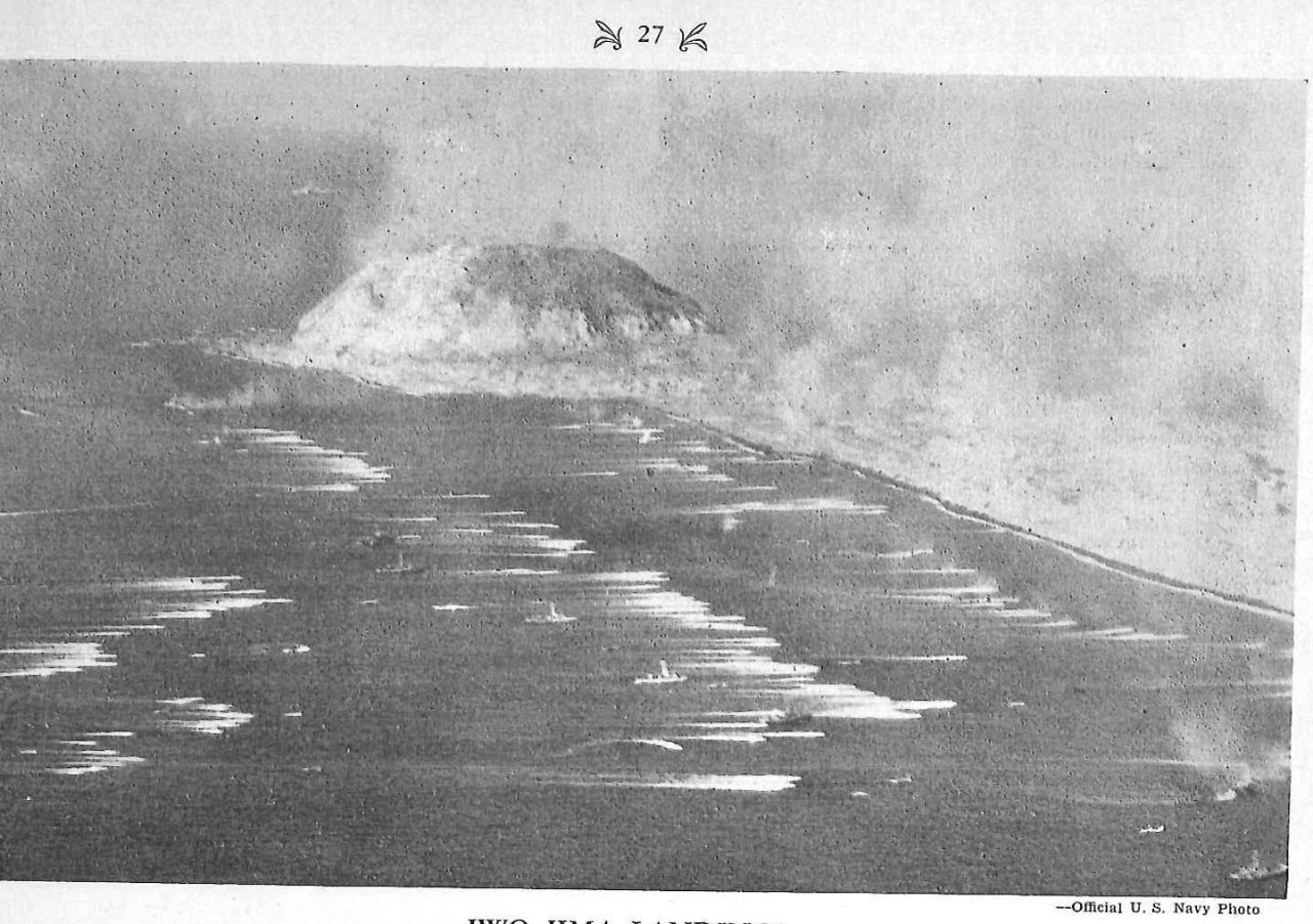 Iwo Jima Landings, Landing craft approaching the beach, 19 February 1945