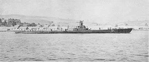 Photo 7-13: SALMON (SS182). Photo taken on 10 August 1944 at Navy Yard, Mare Island.