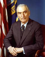 Edward Hidalgo (Secretary of the Navy) Secretary of the Navy Hidalgo served from October 1979 to January 1981. A former Naval officer during World War II, Hidalgo promoted the recruitment of Hispanics for the officer and enlisted ranks alike. NHHC Photo #NH 106944-KN (Color).