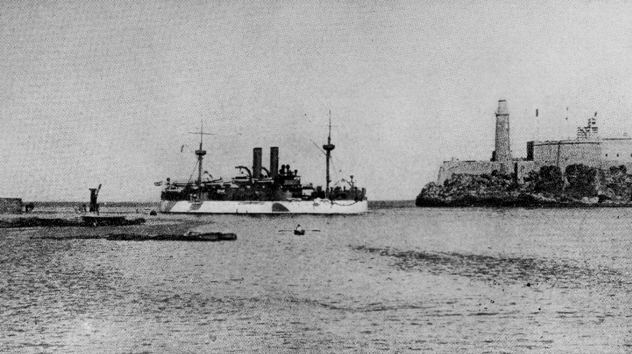 A photo of the U.S.S. Maine arriving in Havana Harbor.